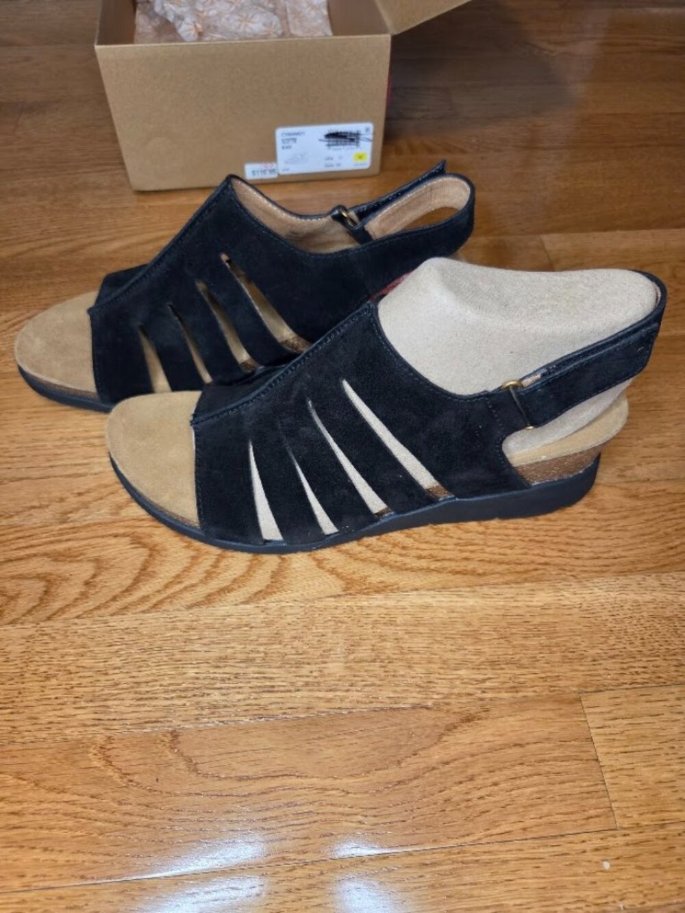 NIB Comfortiva Scottie Black Suede Memory Foam Wedge Sandals 11 M